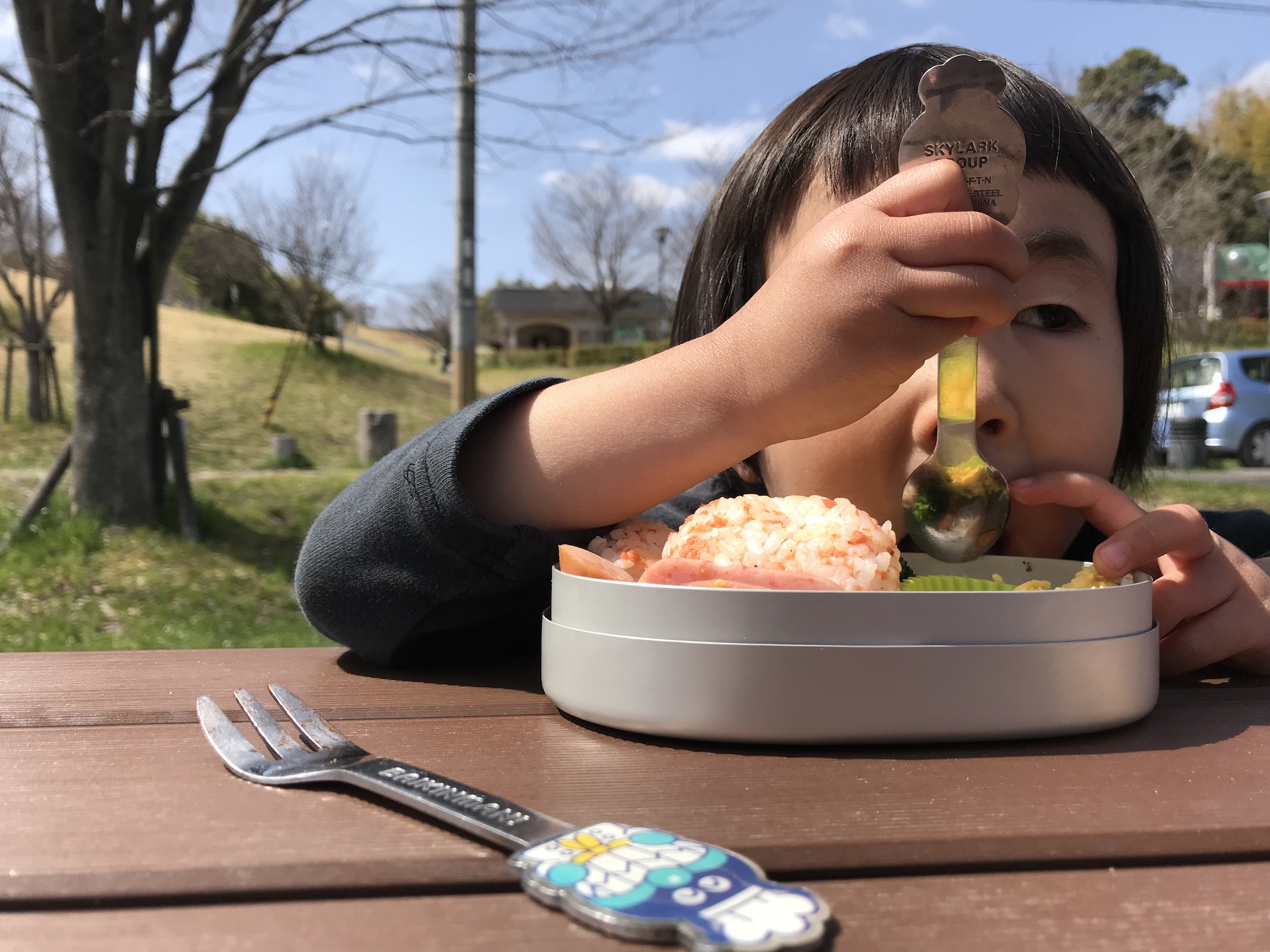 仕事はごはん。遊びはお菓子。3歳娘への渾身の解答！？